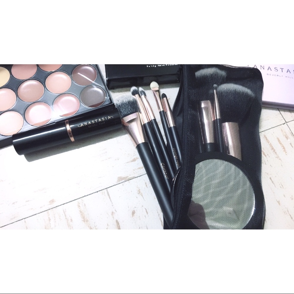 Makeup Bundle ❄️ - Picture 5 of 5